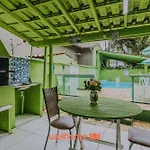 Casa Com Piscina A 10 Minutos Da Praia Em Ubatuba